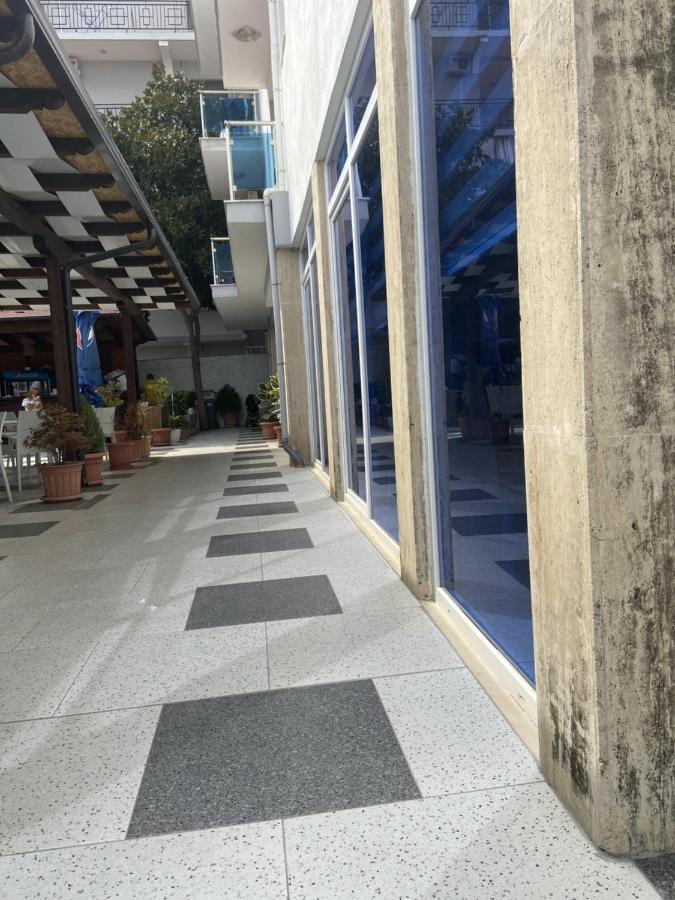 Center Park Hotel Velipojë Eksteriør billede