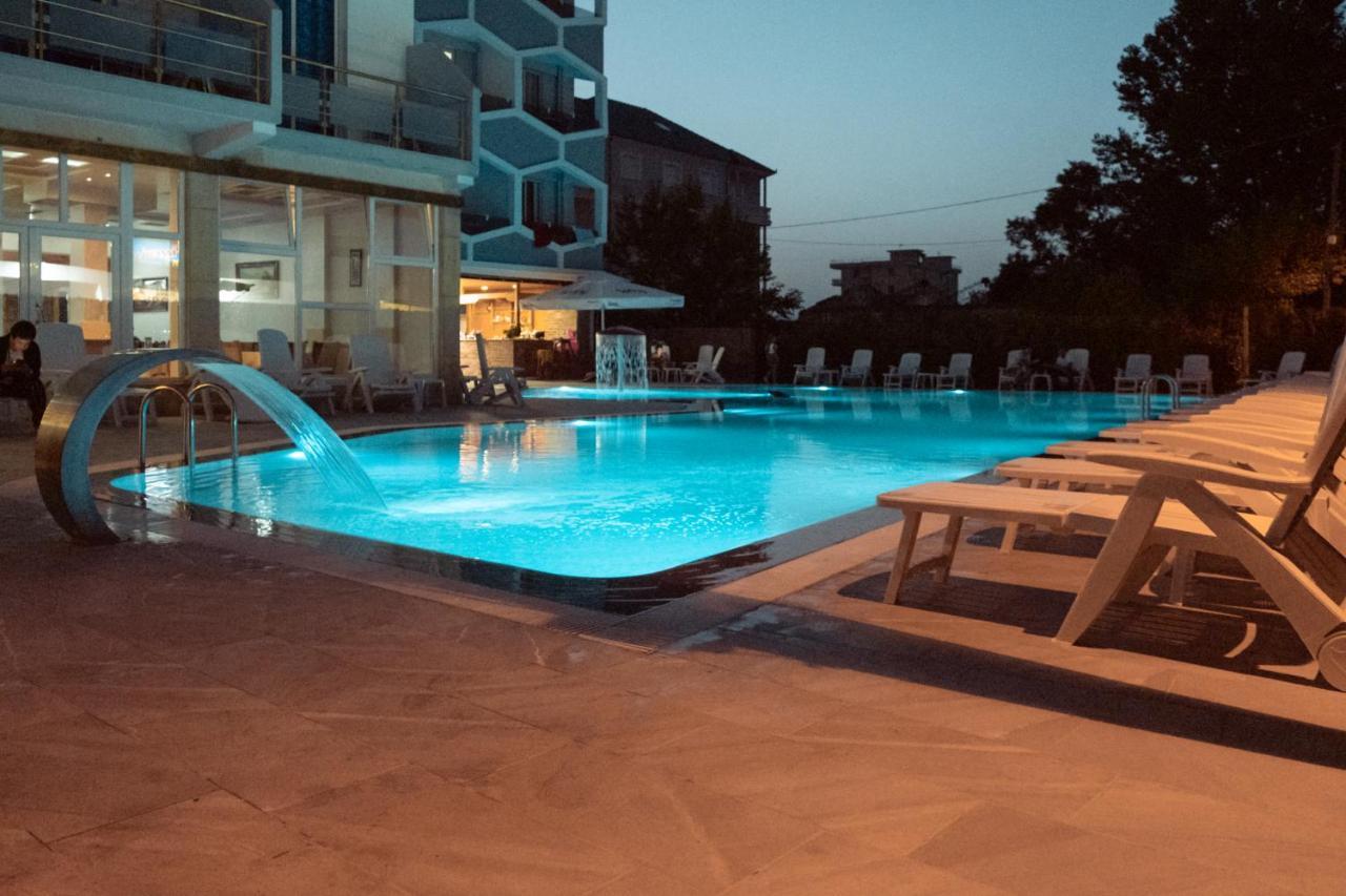 Center Park Hotel Velipojë Eksteriør billede